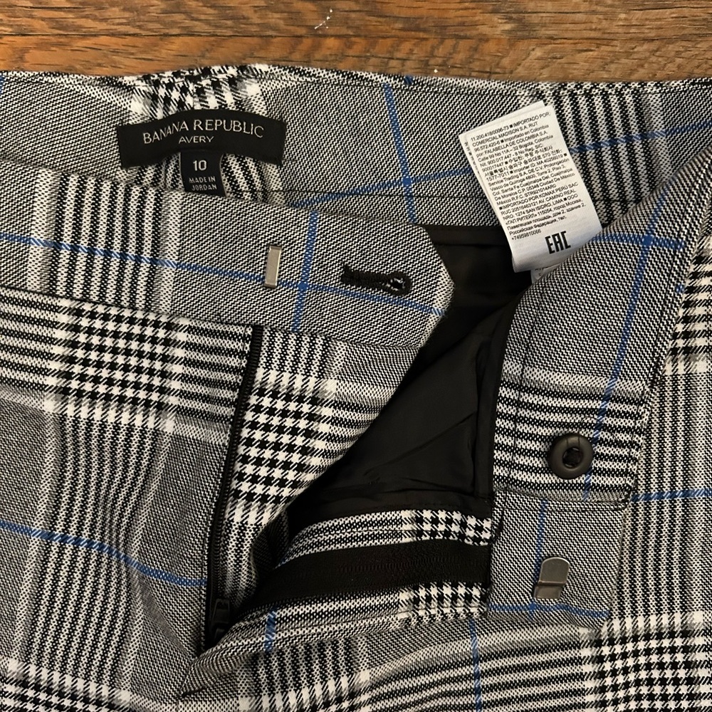 Banana Republic Avery pants, plaid